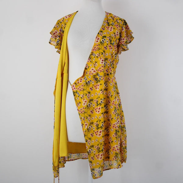 Harper Heritage Sz M Mustard Yellow Multi Floral Lined 100% Polyester Wrap Dress