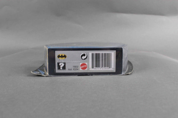 Mattel 2013 Batman Capture Cuff Batman With Giant Handcuff Action Figure