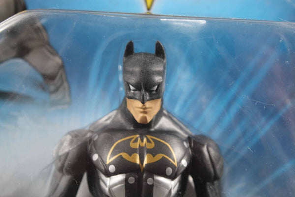 Mattel 2013 Batman Capture Cuff Batman With Giant Handcuff Action Figure