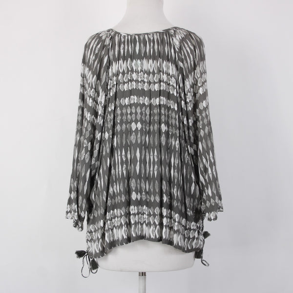 Love Stitch Top NEW $44 Sz S/M Gray White Asymmetrical Tassled 100% Rayon Top