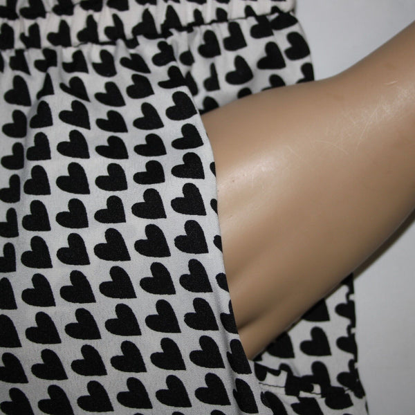 MG Collection Sz 6 Black White Hearts Pockets Lined Drawstring 100% Poly Dress