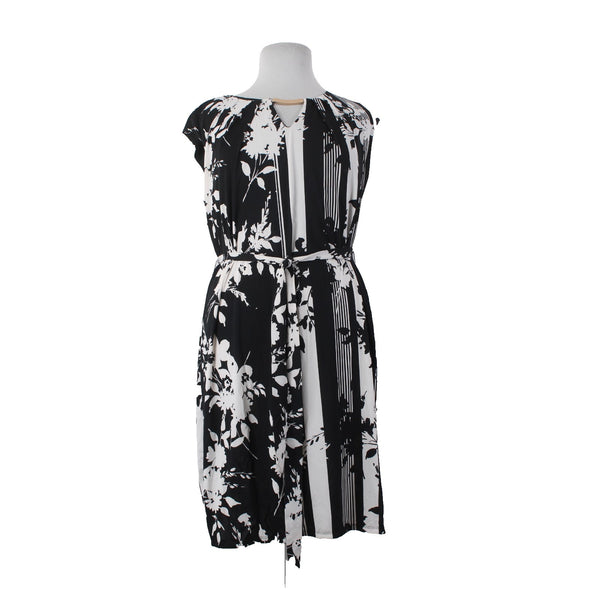 Luxology Dress NEW Sz 2x Black White Keyhole Belted Poly Spandex Dress