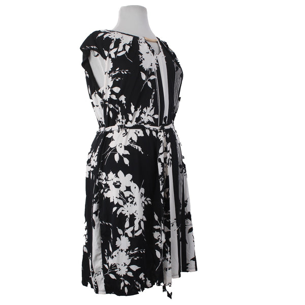 Luxology Dress NEW Sz 2x Black White Keyhole Belted Poly Spandex Dress