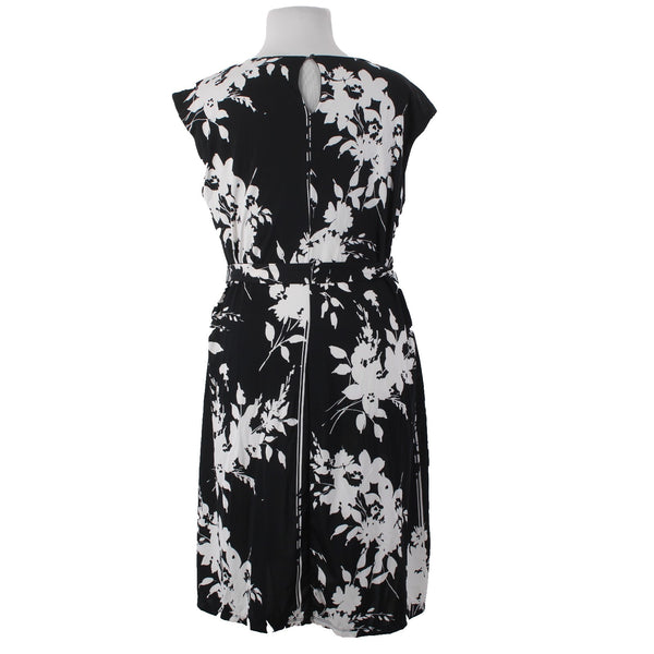 Luxology Dress NEW Sz 2x Black White Keyhole Belted Poly Spandex Dress