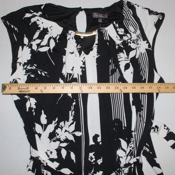 Luxology Dress NEW Sz 2x Black White Keyhole Belted Poly Spandex Dress