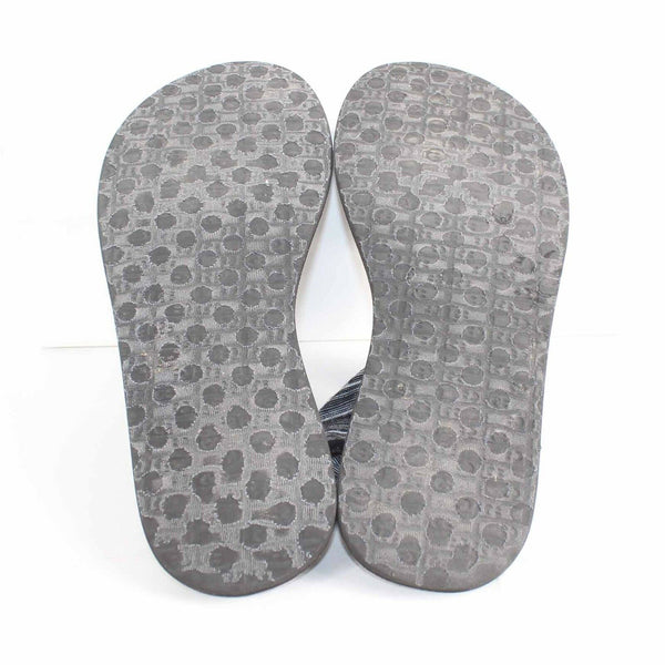 Sanuk Sz 8 Black Gray White Fabric Upper Thong Sandals