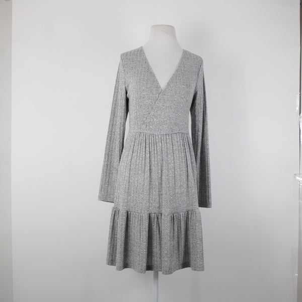 Cupshe NEW Sz M Gray V Neck Ruffles Long Sleeve Rayon Viscose Dress