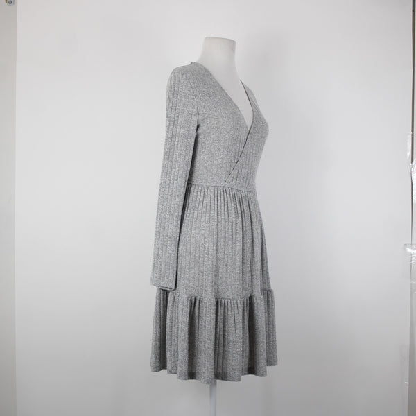 Cupshe NEW Sz M Gray V Neck Ruffles Long Sleeve Rayon Viscose Dress