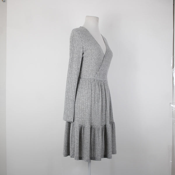 Cupshe NEW Sz M Gray V Neck Ruffles Long Sleeve Rayon Viscose Dress