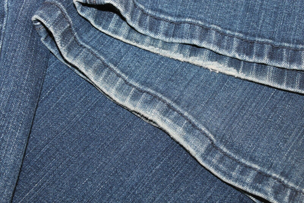 White House Boot Leg Sz 8 x 35 Blue Denim Cotton Blend Embroidered Contour Jeans