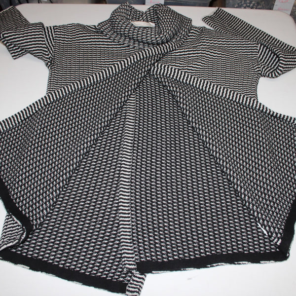 Cabi Sweater Sz S Black White Turtleneck Open Back Overlap 100% Cotton Sweater