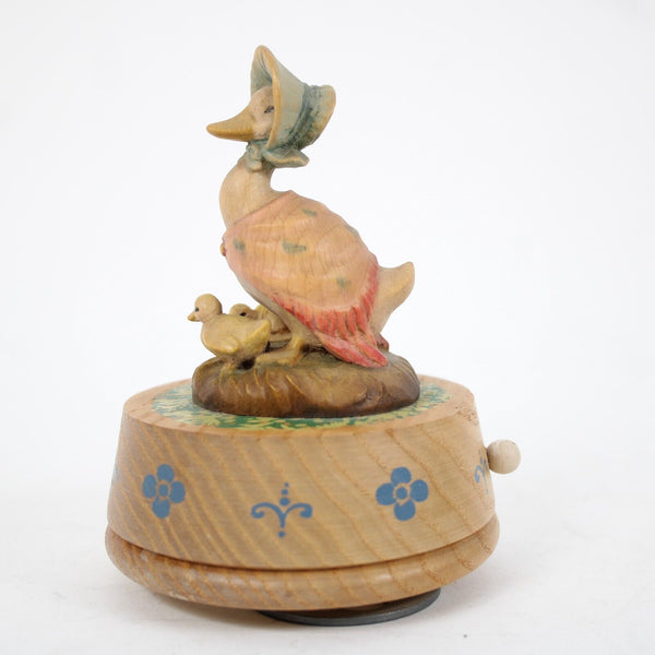 Anri Warne 79 Wood Painted Geese With Babies 4.5" Musical Figurine