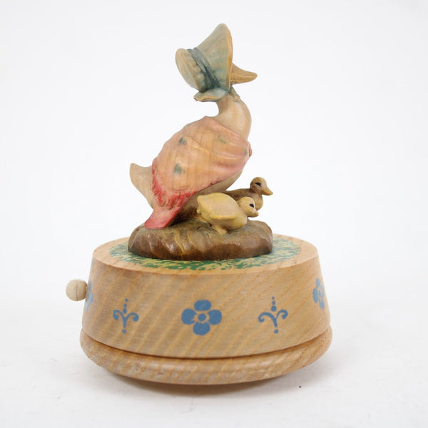 Anri Warne 79 Wood Painted Geese With Babies 4.5" Musical Figurine