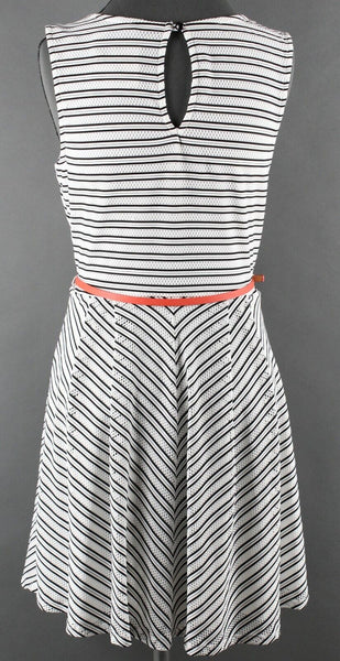 Trixxi NEW $69 Sz L White Black Striped Coral Belt Lined Poly Blend Dress