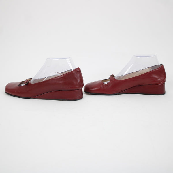 Taryn Rose Kristy Nappa Sz 39.5 M Red Leather Upper Inner 1.25" Wedge Heels