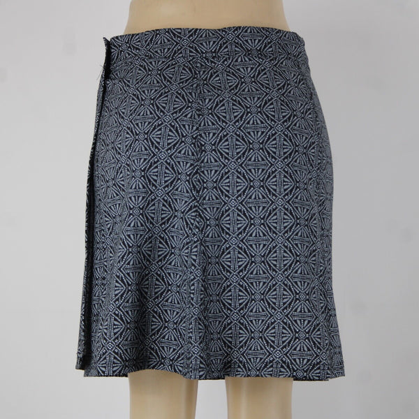 Rip Skirt NEW Black Pearl Batik Sz S Black White Hook Latch Closure Poly Skirt