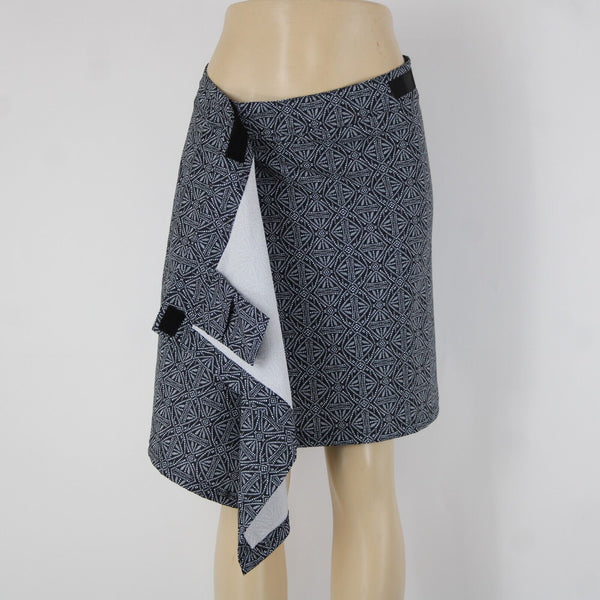 Rip Skirt NEW Black Pearl Batik Sz S Black White Hook Latch Closure Poly Skirt