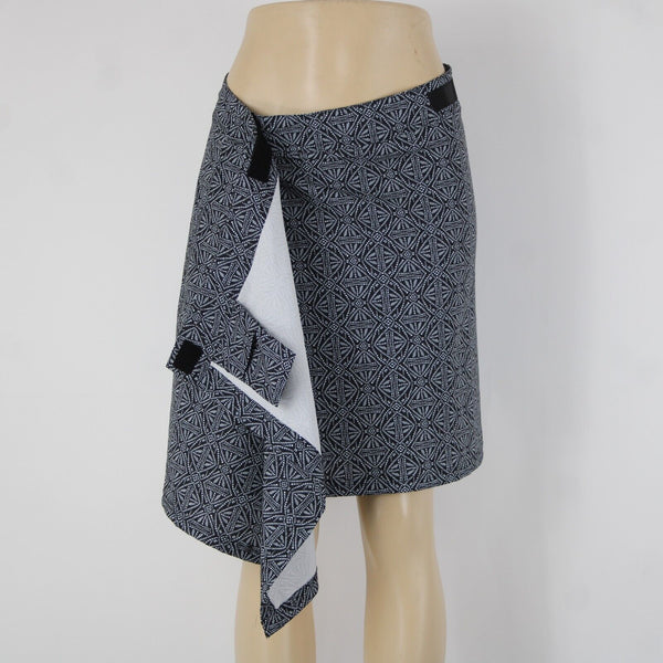 Rip Skirt NEW Black Pearl Batik Sz S Black White Hook Latch Closure Poly Skirt