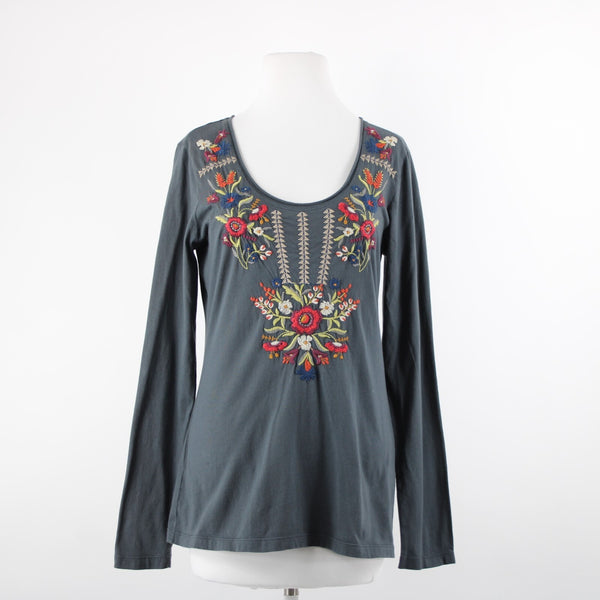 Johnny Was Sz M Gray Red Multicolor Embroidered Round Neck 100% Cotton Poly Top