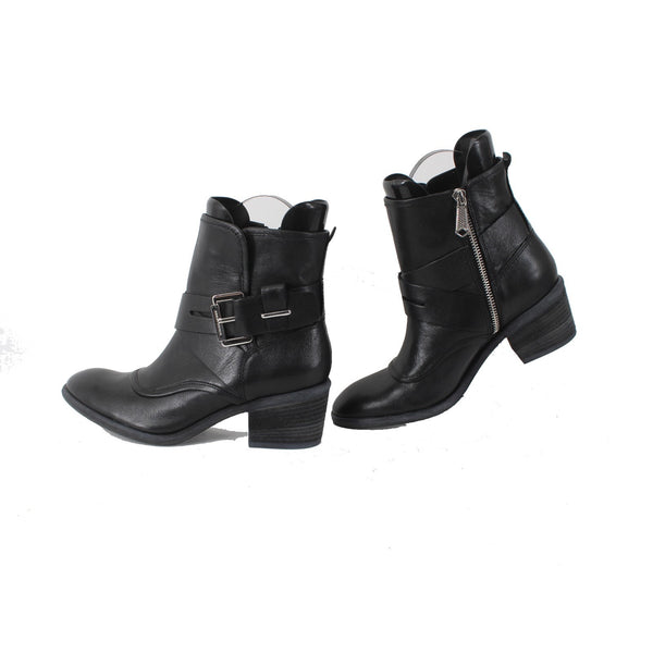 Donald Pliner Boots Diem Sz 6 M Black Silver Buckle Detail Leather 2" Boots