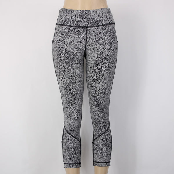 Lululemon AW Capri Pant Sz 10 x 23 Gray Black Pockets Nylon Lycra AW Capri Pant
