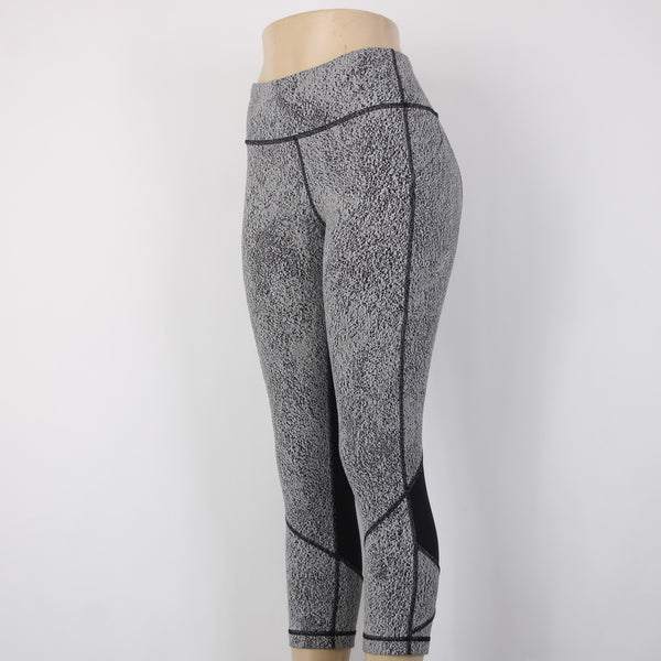 Lululemon AW Capri Pant Sz 10 x 23 Gray Black Pockets Nylon Lycra AW Capri Pant