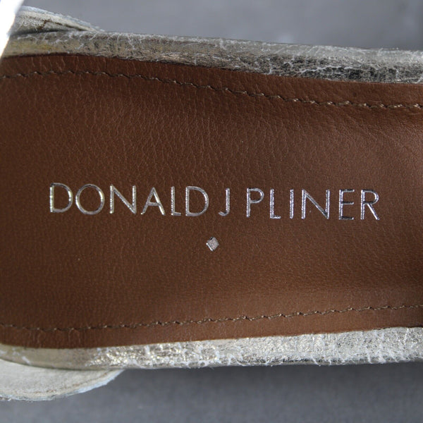 Donald J Pliner NEW Mali-V2 Sz 9 M Gold Stud Metallic Brush Off Platino 2" Heels