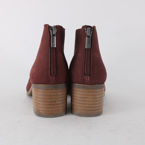 Lucky Brand Booties Sz 9.5 M Burgundy Red Zipper Closed Toe Leather Booties
