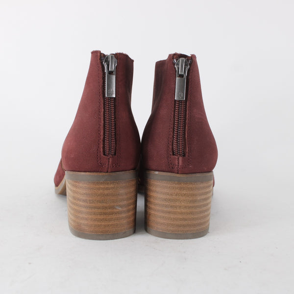 Lucky Brand Booties Sz 9.5 M Burgundy Red Zipper Closed Toe Leather Booties