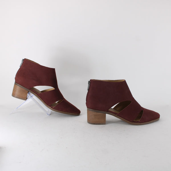 Lucky Brand Booties Sz 9.5 M Burgundy Red Zipper Closed Toe Leather Booties
