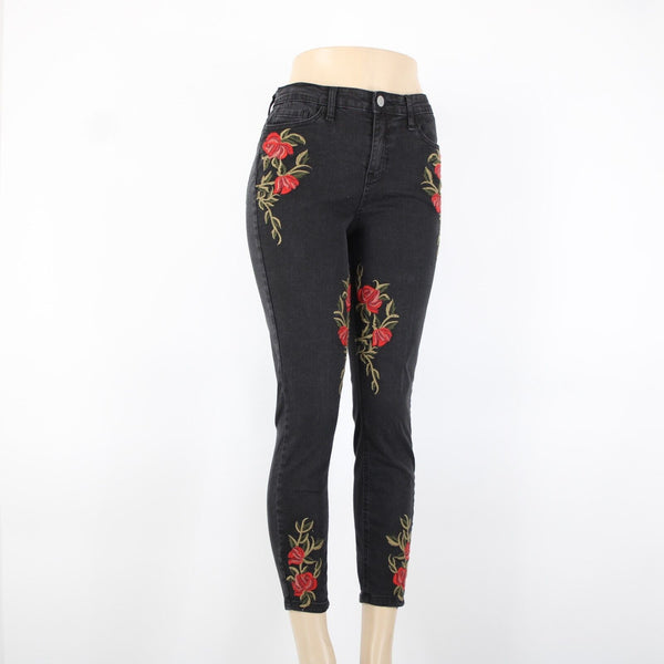 Vanilla Star Sz 11 x 26 Black Red Green Roses Embroid Cotton Spandex Capri Jeans