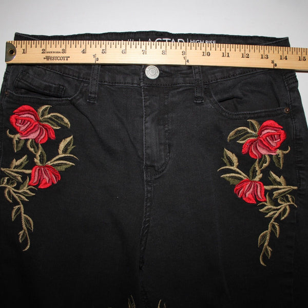 Vanilla Star Sz 11 x 26 Black Red Green Roses Embroid Cotton Spandex Capri Jeans
